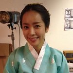 한복이 유독 안어울리는 것 같은 한지민.. 나만그래?