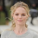 <b>헐리</b>웃 대표 행사의 여왕 케이트 보스워스.. 니트 하나 입었을 뿐인데...