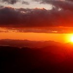 ㅈㅏ네! <b>주저</b>말고 짐을 싸시게.