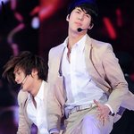 남자 아이돌 막내들의 귀여운 <b>엽사</b> 대결