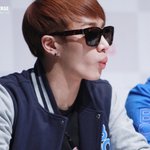 선글라스가 얼굴 잡아 먹을 것 같은 <b>소두</b>의 기광이