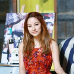 과감한 컬러입고 봄 마중 가는 탑스타들