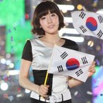<b>애국심</b> 돋는 한류 아이돌들의 태극기 흔드는 모습
