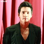 이 사람 잘생겻지않음?