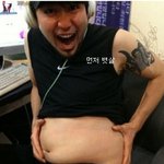 <b>뱃살</b> vs 복근 인증 연예인들