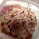 <b>동원</b>참치에서 이물질나왔어요..이거뭐같아요..?