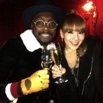 윌아이엠이랑 파티도 한 투애니원!! 진짜 잘나간다잉!!