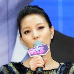보아의 팔색조 매력, 화장법 하나로 여러 분위기를....
