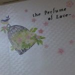 (사진첩부해놨어요)원룸주인에게 <b>벽지</b>를 물어줘야 하나요?ㅠㅠ