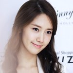 긴<b>머리</b> 웨이브 <b>머리</b> <b>스타일</b>의 여자 아이돌