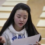 저 아까 그 <b>회색</b>옷인데 쌩얼은 어때요?