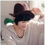 언니들, <b>에이미</b>팩토리에서 고른 니트후드인데 이런 옷 날씬해 보이나요...