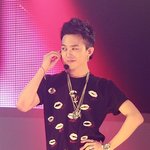 근데 권지용 머리스타일 진심 많이 바꾸는듯ㅋㅋ