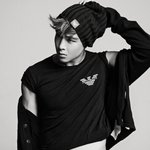 언더웨어 화보까지 진출한 닉쿤의 남성미