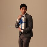 간만에 <b>수트</b> 입은 김수현..ㅠ0ㅠ