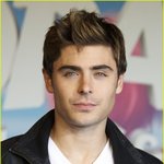 수염 미니까 옛날 얼굴 다시 보이는 잭 에프론