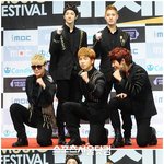 한<b>집</b>에 <b>a</b>형이8명