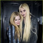 에이브릴 라빈과 테일러 맘슨, 레알 쎈<b>캐들</b>의 만남ㄷㄷ