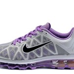 남동생 생일선물 사주려고 하는데 어떤 <b>런닝</b>화가 예쁨?