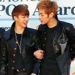다정하게 <b>팔짱</b> 낀 연예인들