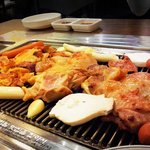 [무한리필맛집] 닭<b>숯불</b>구이 마음껏 8000원에 구워먹는 천호의 숨은...