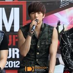 귀여운 외모인데 말벅지를 가지고 있는 장우영