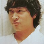 불만있어 보이는 <b>표정</b>의 연예인들