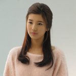 새로운 과거 사진 뜬 수지... <b>동일</b> 인물 맞아?