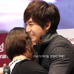 이모, 아줌마 팬들 <b>대량</b> 몰고 다니는 아이돌