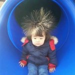 4살 아들의 "<b>신개념</b>" 헤어 스타일