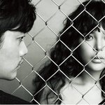 박시연-<b>박희순</b>, 철조망 사이에 둔 아찔한! 화보 촬영 현장!!