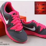 나이키<b>루나</b>시리즈 최저가길래 기회타서 하나 구입하려고 하는데......