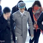 특이한 <b>옷</b> 입고 공항에 나타난 '탑' 직찍