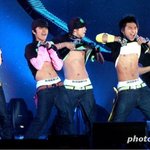 뷮분들 탑 <b>웃통</b>깐거 보고싶나요?