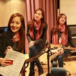 ★유진 <b>민낯</b>으로 기타 배우는 중? 세련된 뮤지션 분위기 물씬~