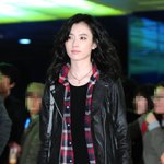 핏기가 없어 보일 정도로 하얀 한효주.. 뱀파이어돋네