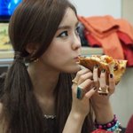 여자 아이돌 그룹의 <b>대기실</b> 풍경