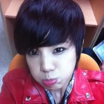 인슾그대들..<b>성종</b>이 이사진 되게귀엽게나왔지않아요?