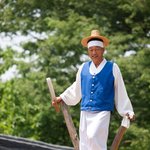 민속촌 <b>줄타기</b>의 시작하는 모습