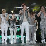 인피니트 기사사진을 보고있었는데....