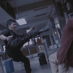 <레이드> 충격적 액션의 연속! 이 영화 뭐지?