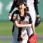<b>야구</b> 유니폼도 어울리는 여자 아이돌