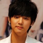 쌍커<b>풀</b> 없는 눈이 예쁜 남자 아이돌