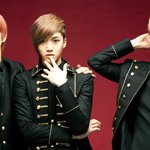 일본에서 갓데뷔한 초대박실력파남자아이돌그룹 t-<b>blue</b>