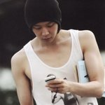 <b>박유천</b> 어깨 진짜 넓다아님?