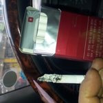 던힐담배를 피우는40대남자입니다