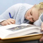 자도 피곤해~ 바쁜 직장생활로 완전히 깨져 버린 피부 <b>리듬</b> 되돌리기