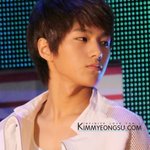 <b>목덜미</b>가 섹시한 남자아이돌