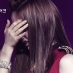 눈물 흘린 아이돌 그룹 <b>리더</b>