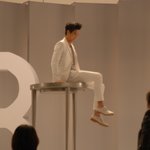 김수현~r&amp;b 촬영현장- 올라가있으니 무서운가봐 ^^